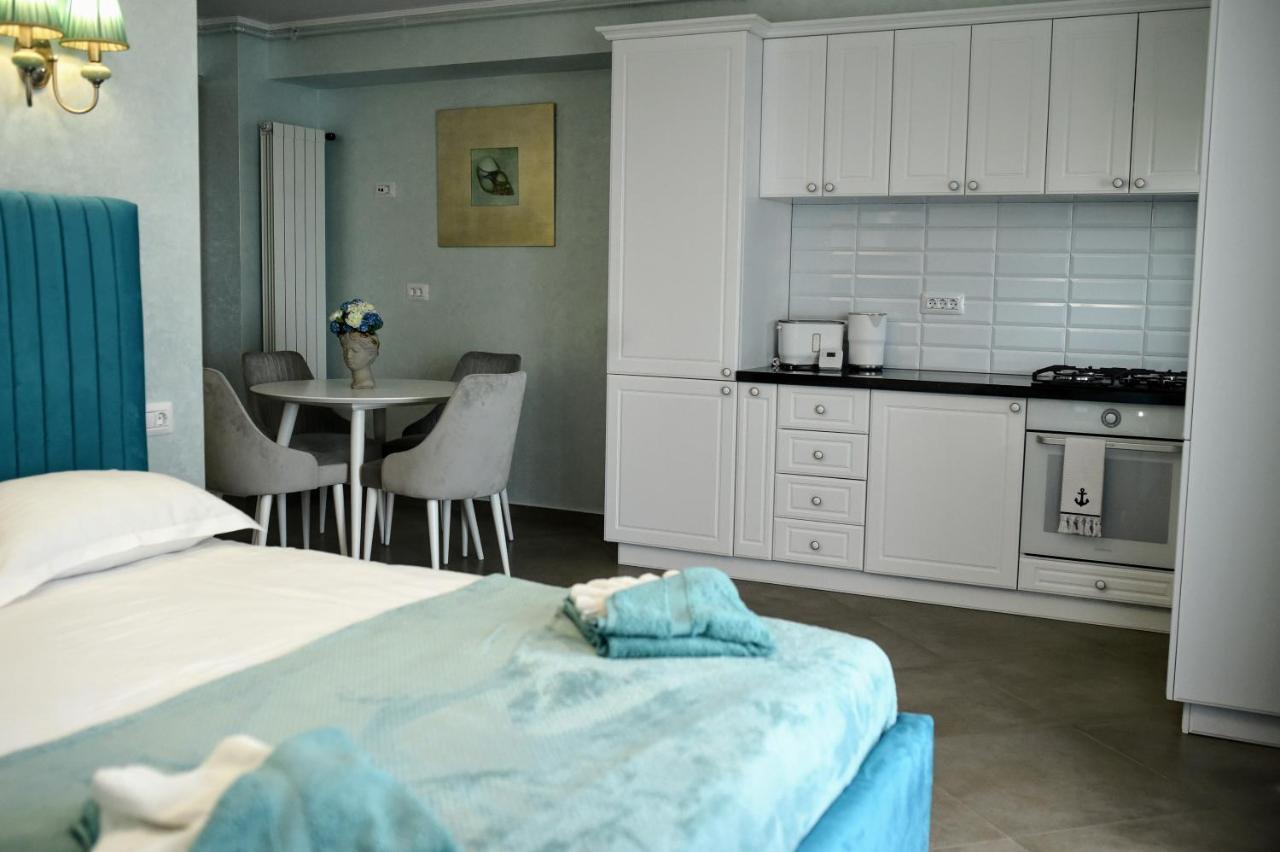 Ferienwohnung Myosotis Mamaia Studio By The Lake Exterior foto