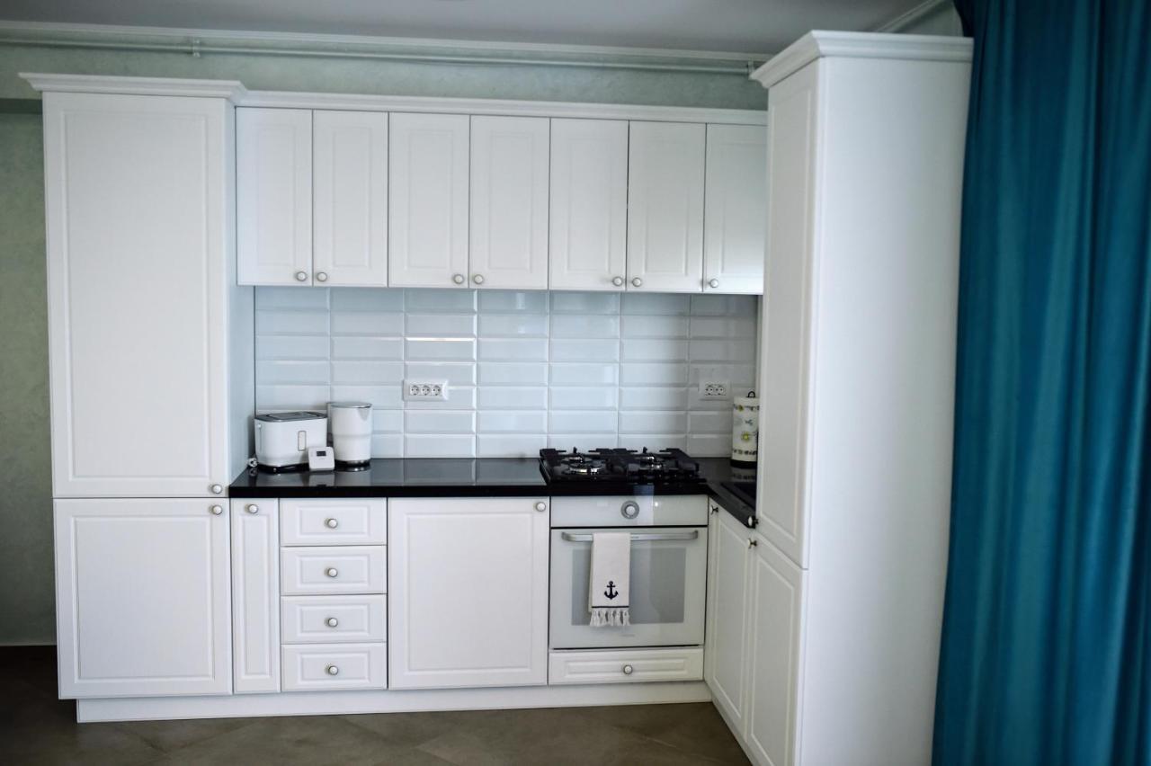 Ferienwohnung Myosotis Mamaia Studio By The Lake Exterior foto