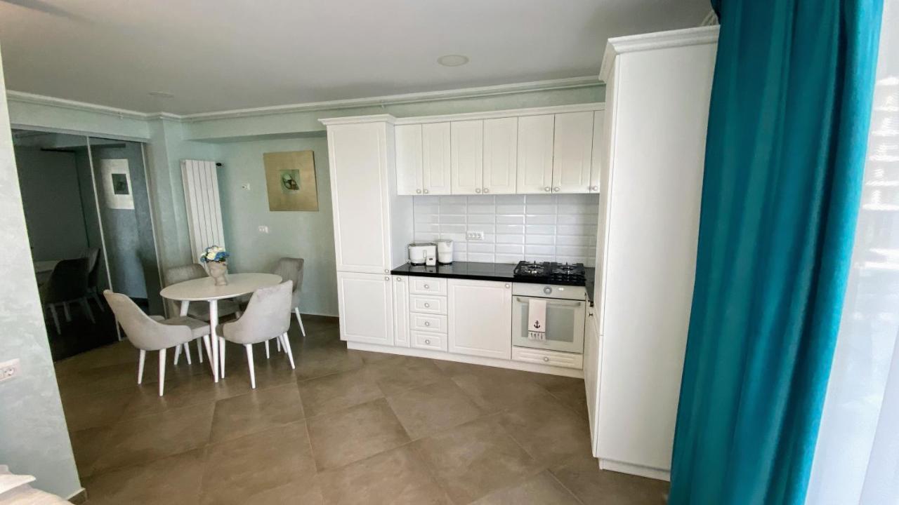 Ferienwohnung Myosotis Mamaia Studio By The Lake Exterior foto