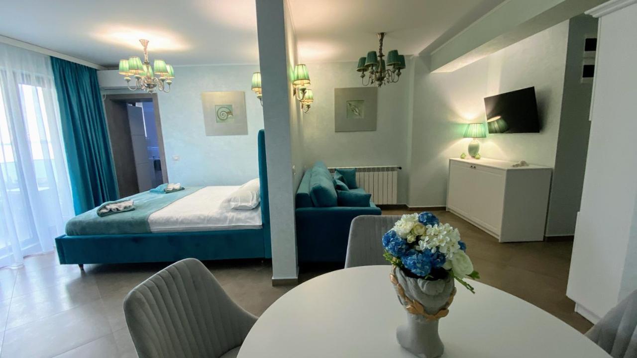 Ferienwohnung Myosotis Mamaia Studio By The Lake Exterior foto