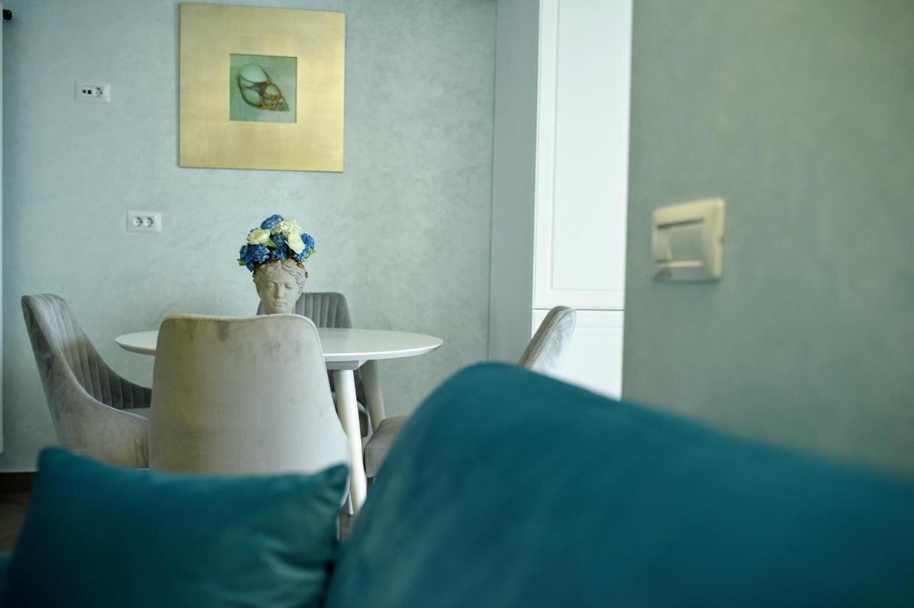 Ferienwohnung Myosotis Mamaia Studio By The Lake Exterior foto