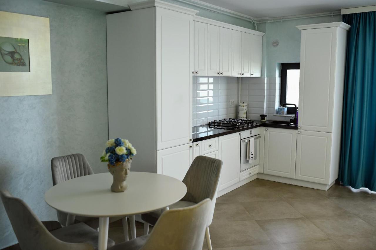 Ferienwohnung Myosotis Mamaia Studio By The Lake Exterior foto