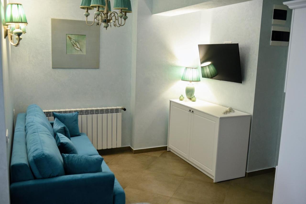 Ferienwohnung Myosotis Mamaia Studio By The Lake Exterior foto